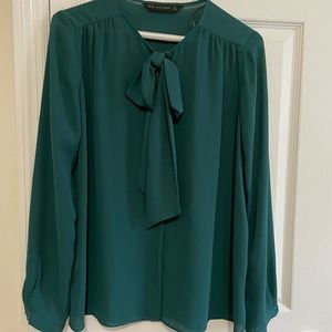 COPY - Zara women’s green blouse with bow. Size XS